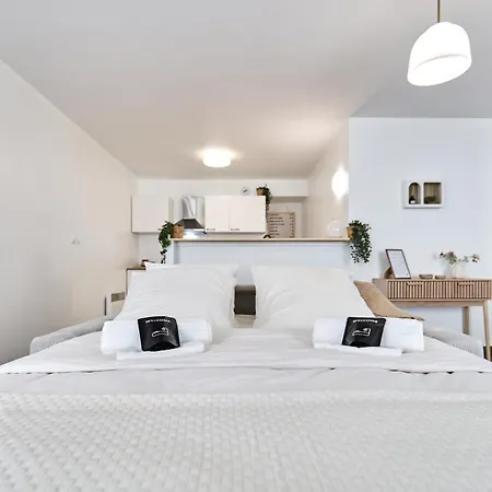 Lin & Bois - Jardin & Parking Prive - Centre *